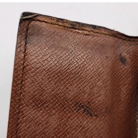 Authentic Louis Vuitton Brown Monogram Key Case 4 Ring Hook - Picture 15 of 15